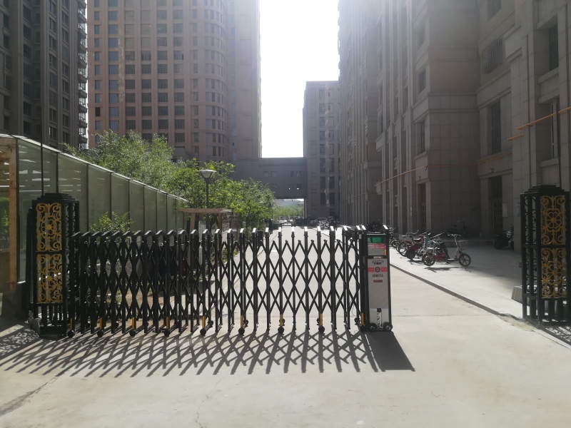 鼎鑫佳苑 電動門黑珍珠7.5米